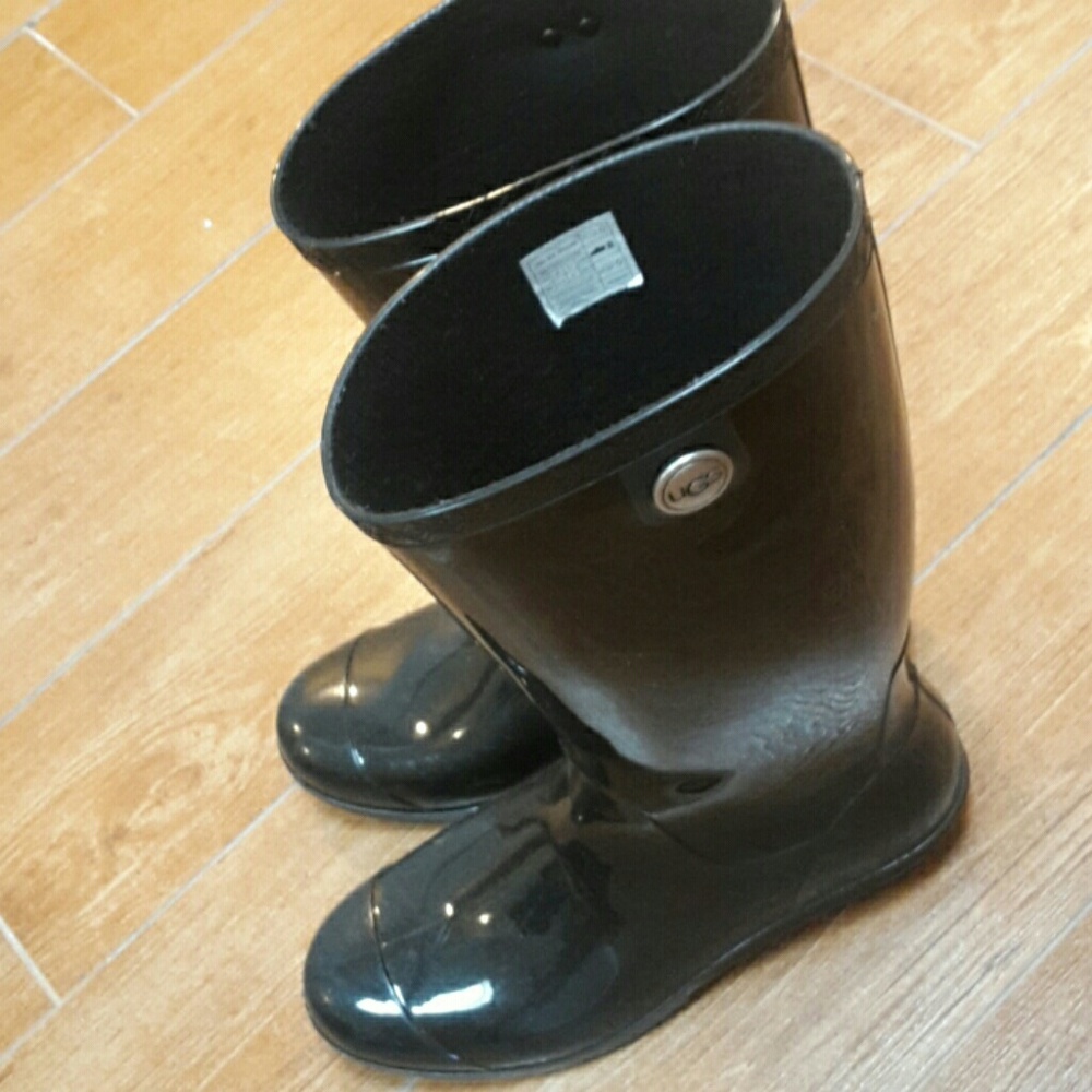 Glossy black Ugg tall rainboots Sienna